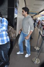 Abhishek Bachchan snapped at international airport in Mumbai on 1st Sept 2013 (14).JPG
